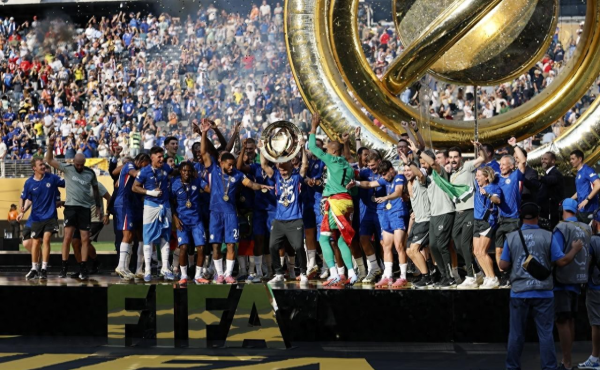 Chelsea đã làm lịch sử bóng đá