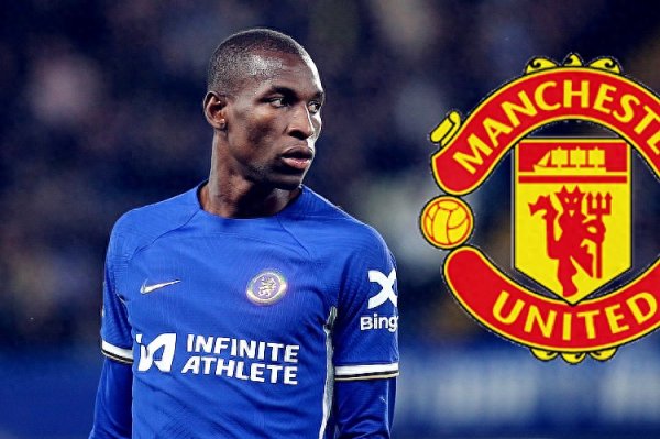 Manchester United sẽ mua Jac